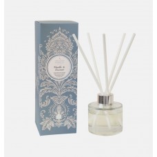 VANILLA AND COCONUT SCENTED REED DIFFUSER